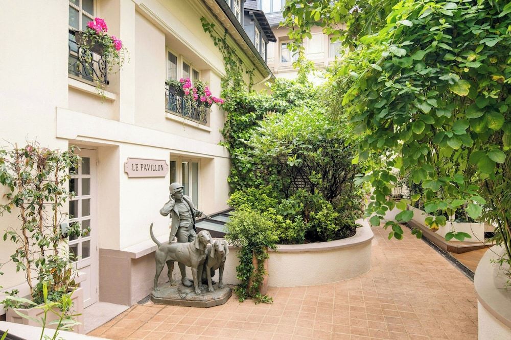 undefined Renaissance Paris Nobel Tour Eiffel Hotel 6