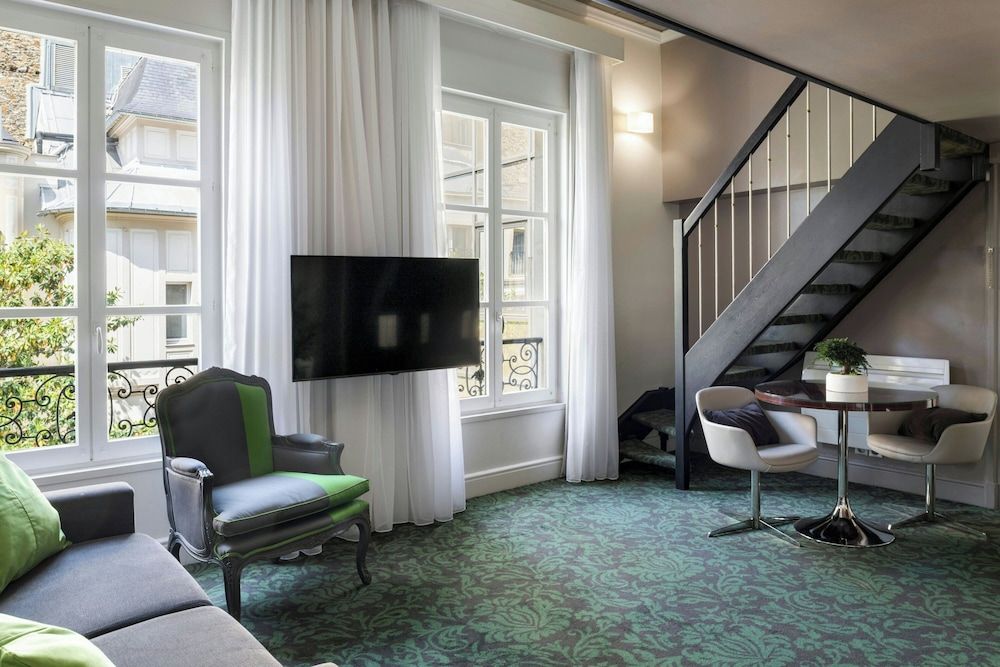 undefined Renaissance Paris Nobel Tour Eiffel Hotel 5