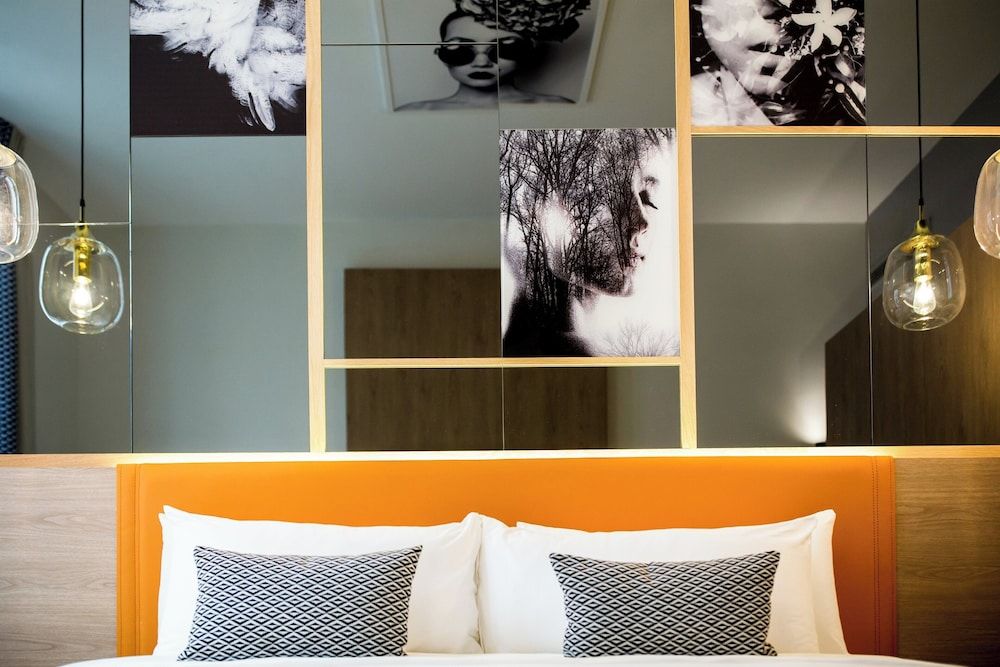 Renaissance Paris Vendome Hotel Room, 1 King Bed 3