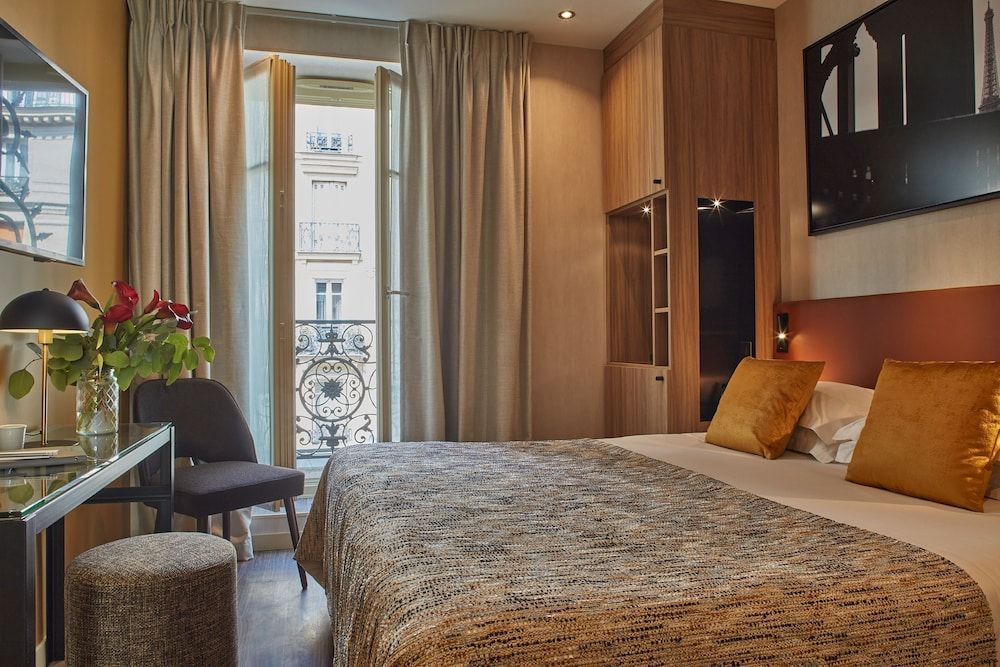 Hotel Atmospheres Classic Double Room 2