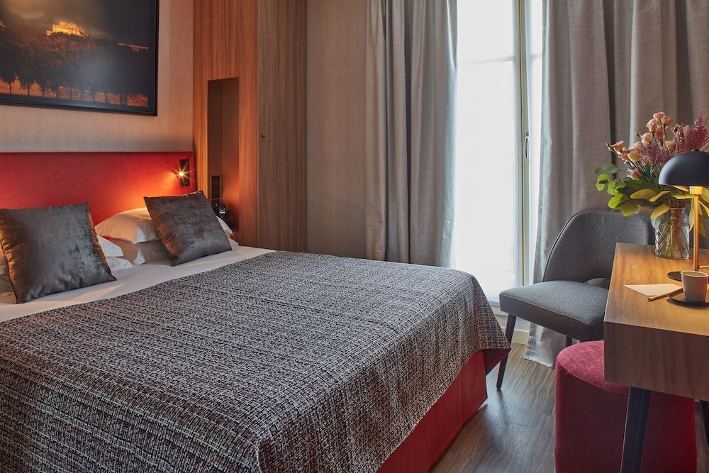 Hotel Atmospheres Classic Double Room 3