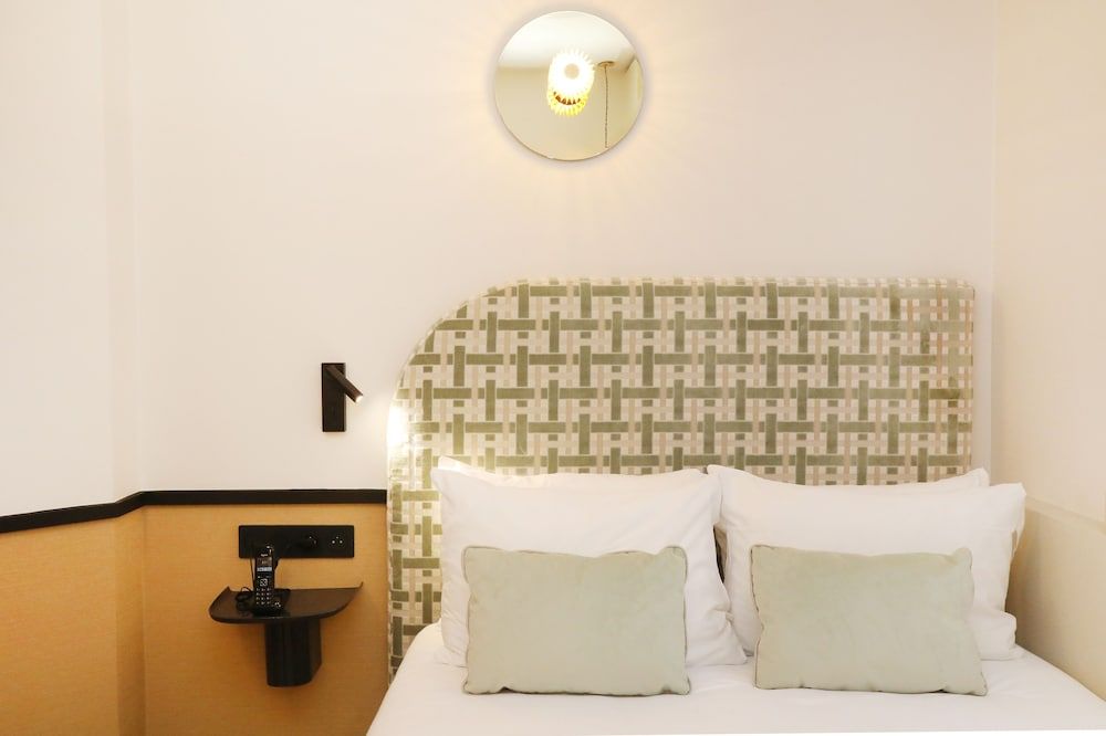 Five Boutique Hotel Paris Quartier Latin Small Classic Double Room 3