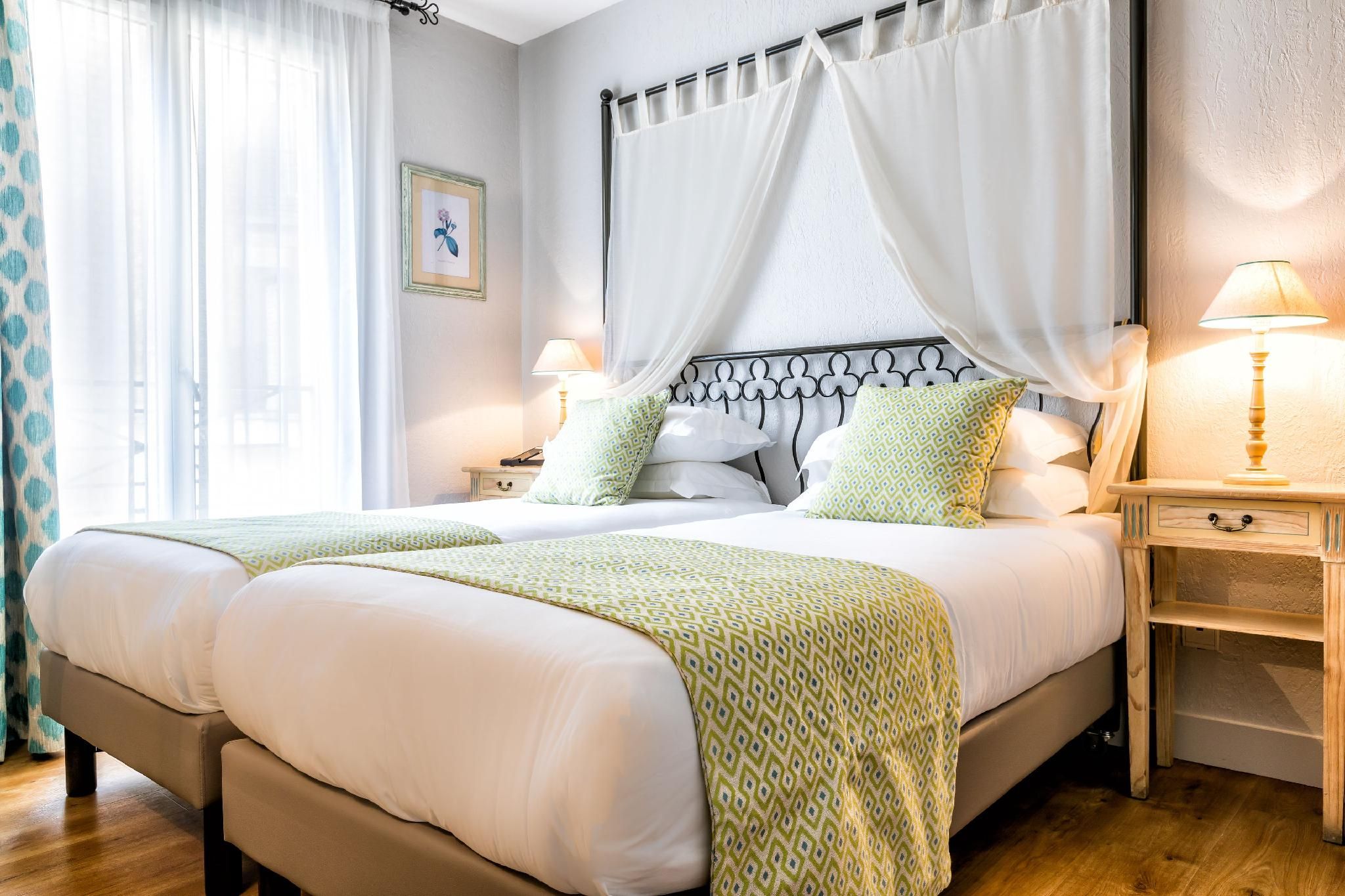 Villa Alessandra Standard Twin Room 4