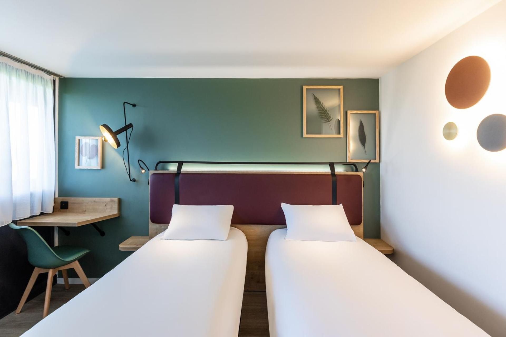 Quadruple Room - 1 Double Bed 2 Single Beds