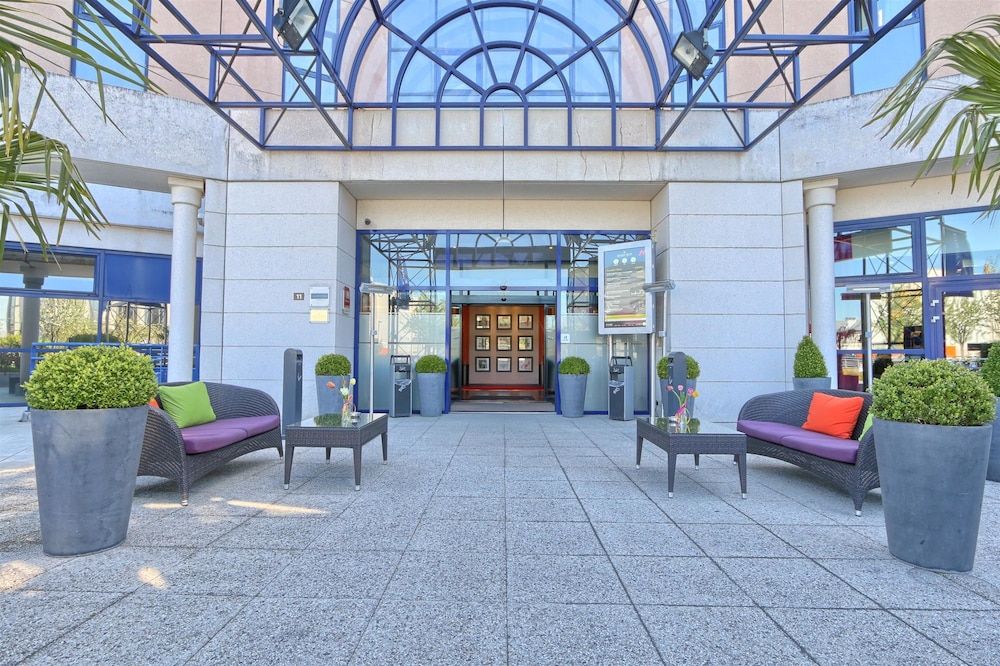 undefined Golden Tulip CDG Airport Villepinte 8