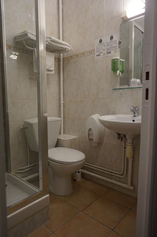 Comfort Hotel Rouen Alba Standard Double Room, Non Smoking 8