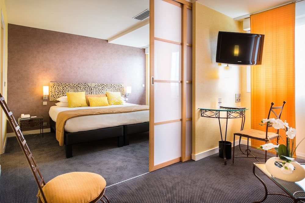 Suite, 1 King Bed