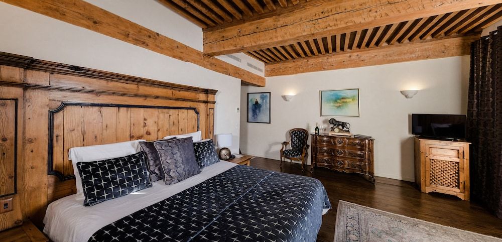 Suite, 1 King Bed