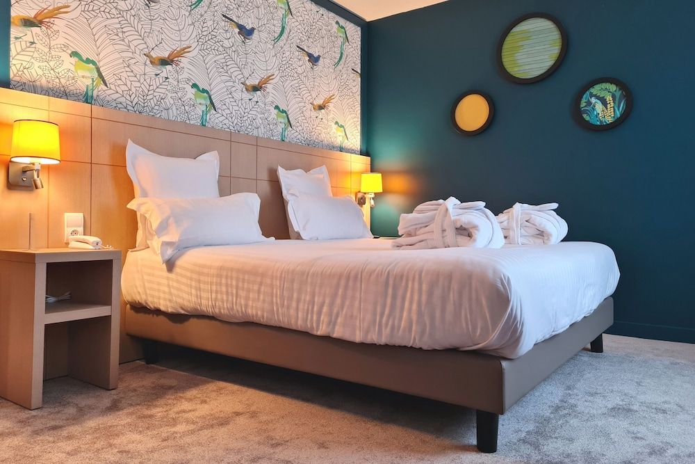 Superior Room, 1 Queen Bed, Bathtub