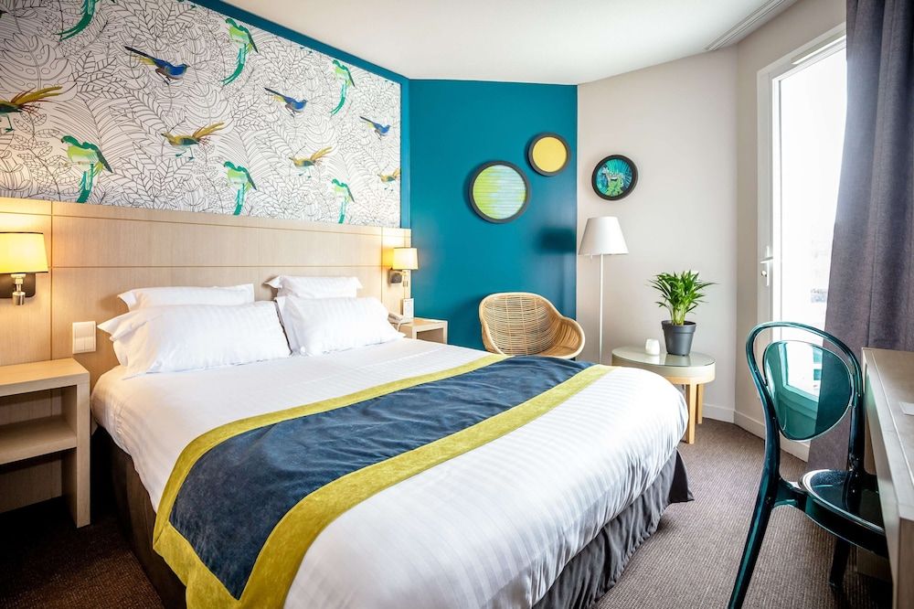 Best Western Plus Vannes Centre-Ville Standard Room, 1 Queen Bed, Balcony (Twin bed on request) 3