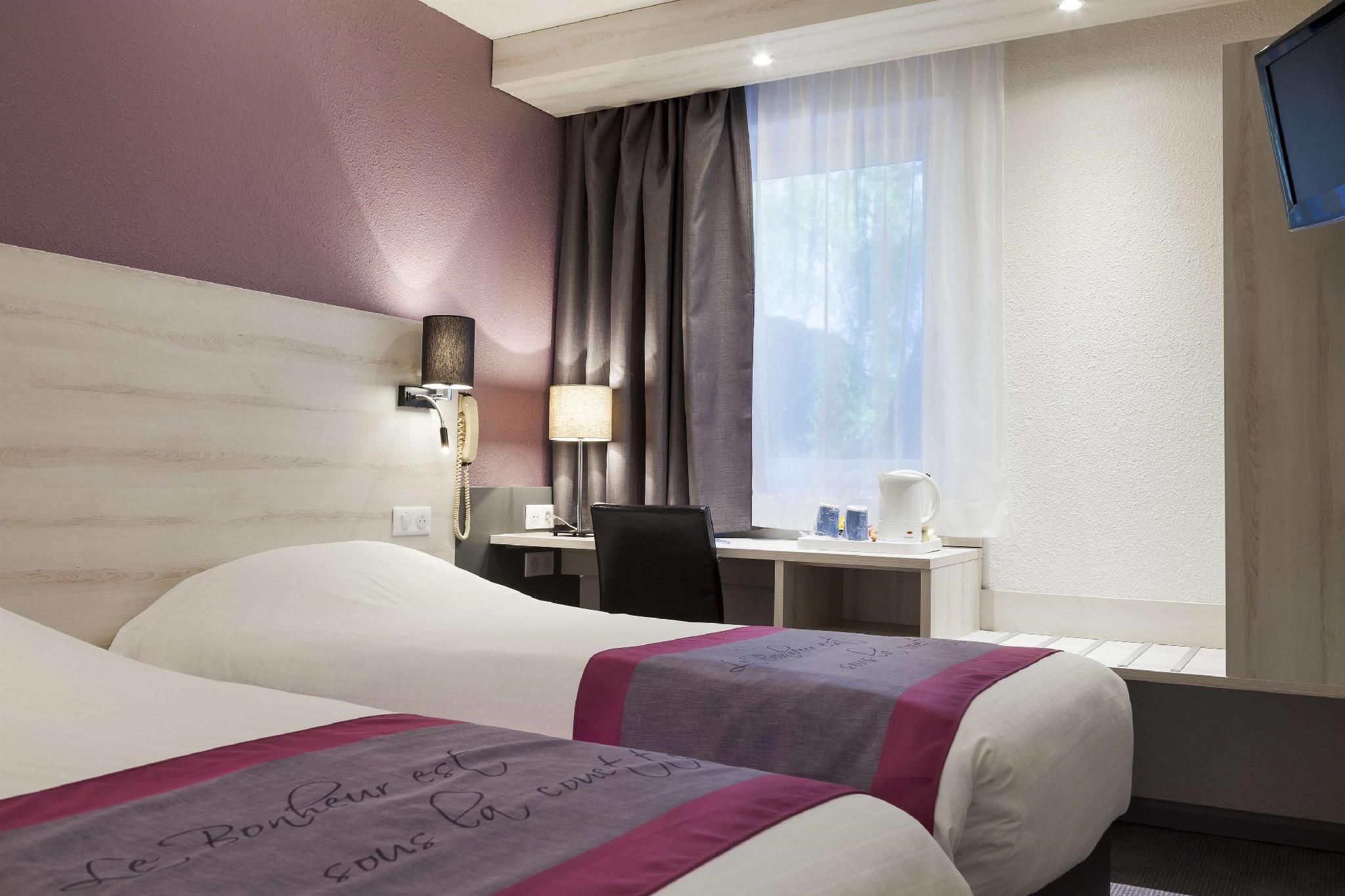2 Single Beds