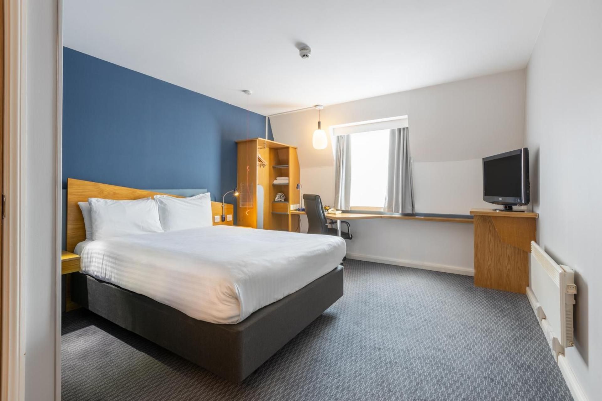 1 Double Accessible with Free Hot Breakfast