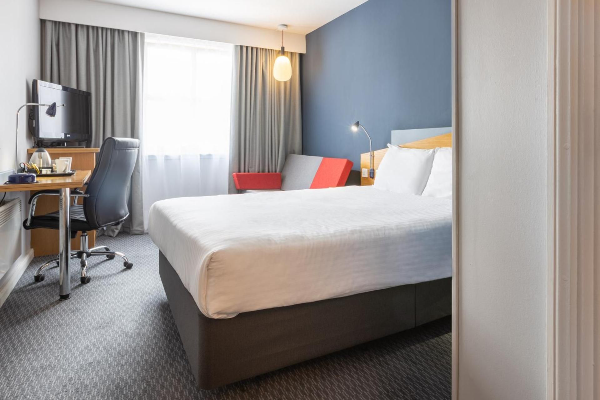 1 Double Standard Sofa Bed with Free Hot Breakfast