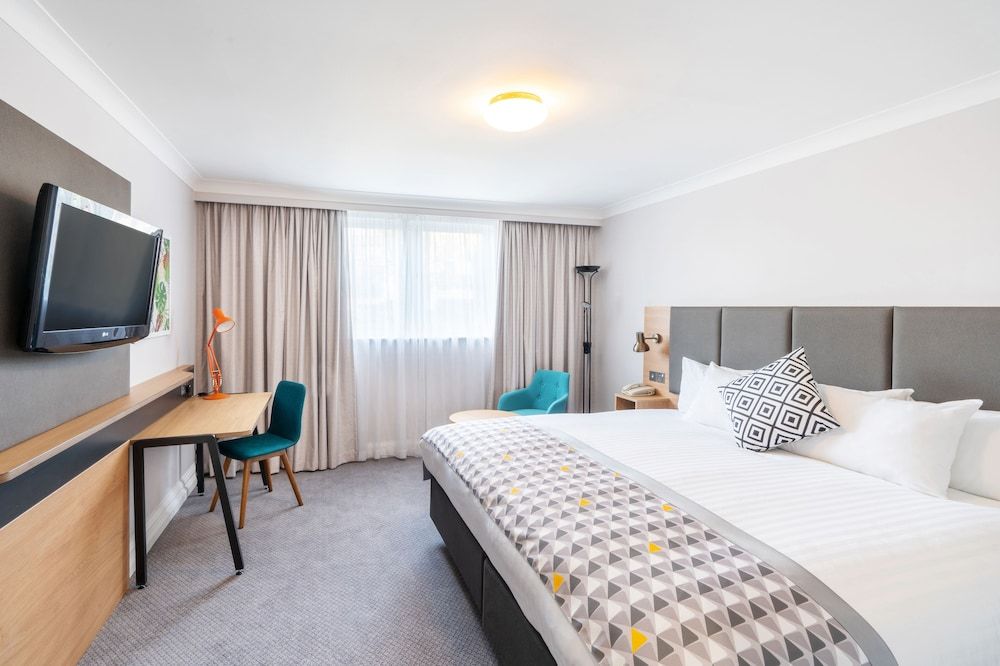 Standard Room, 1 Queen Bed, Accessible