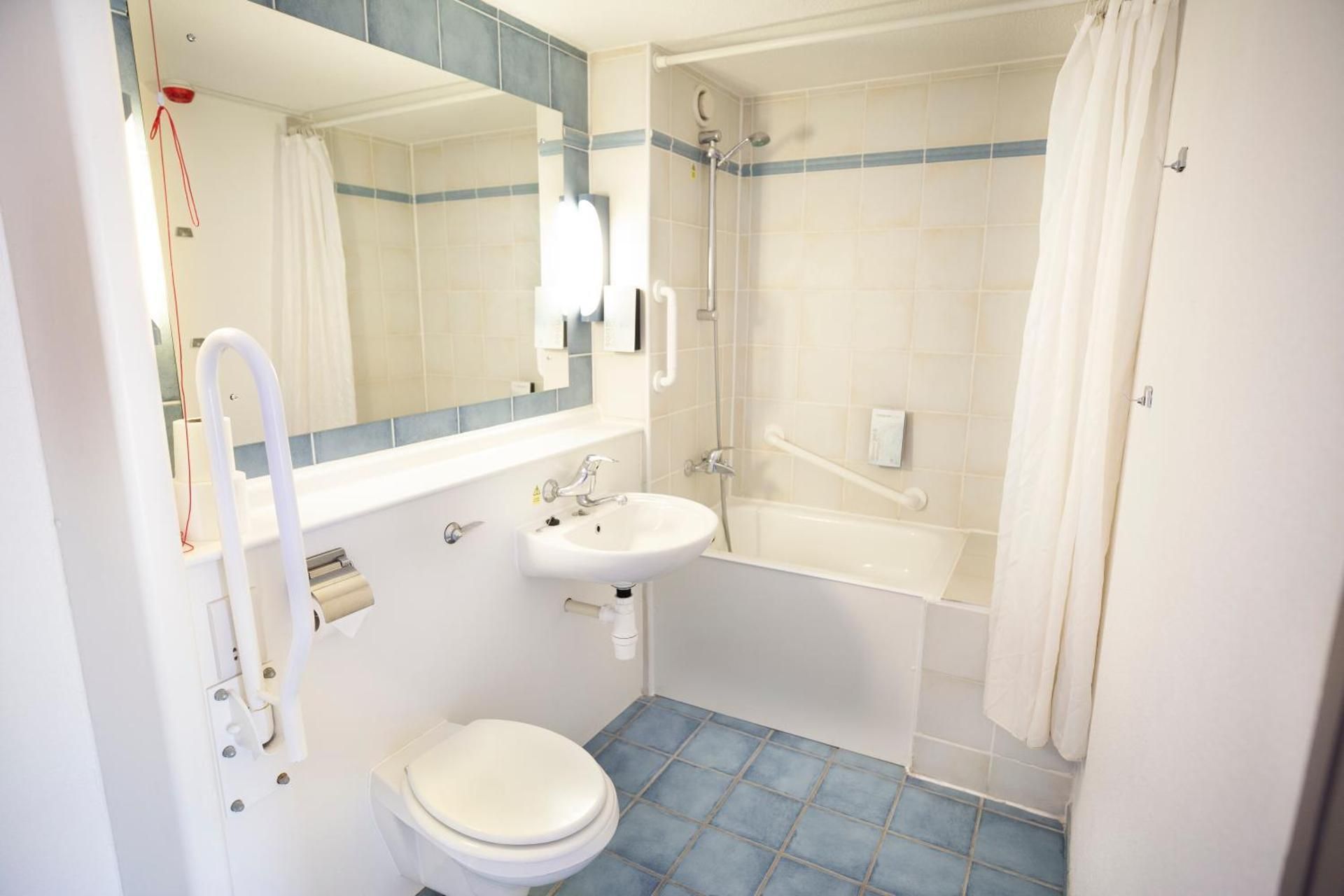 Campanile Basildon - East London Double Room 3