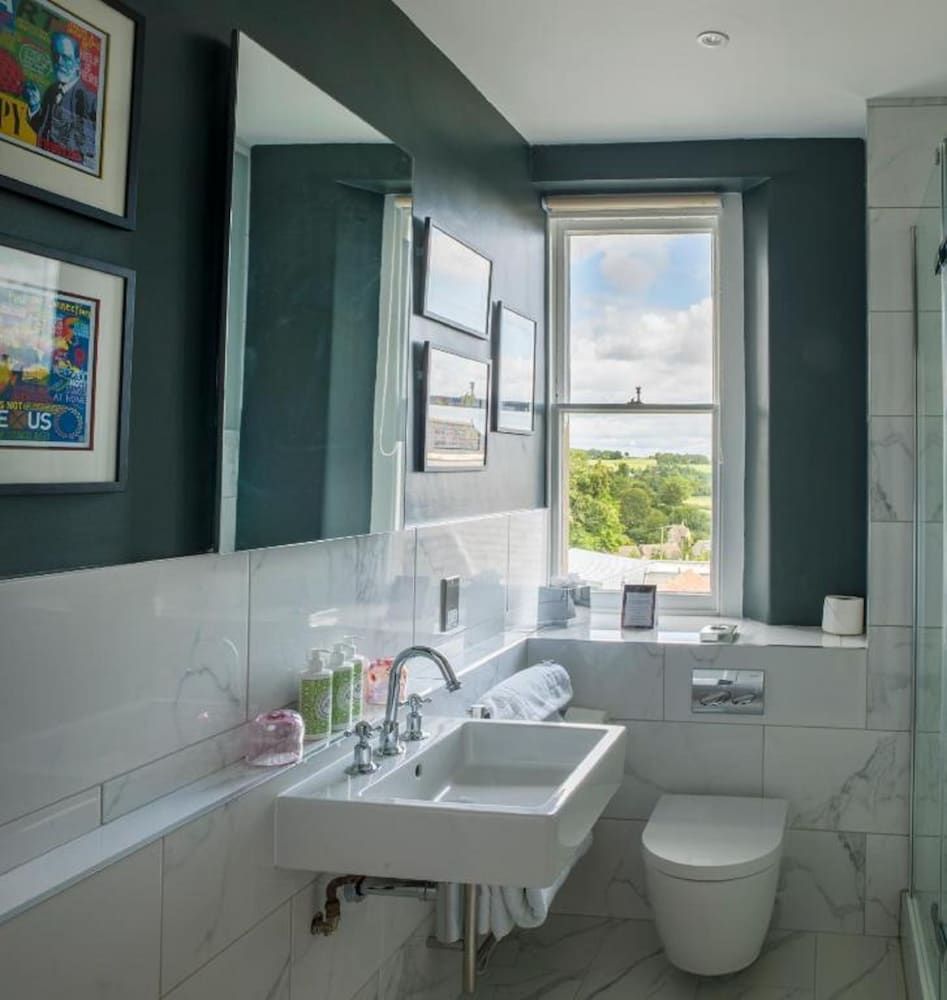 Homewood Hotel & Spa Elegant Room 7