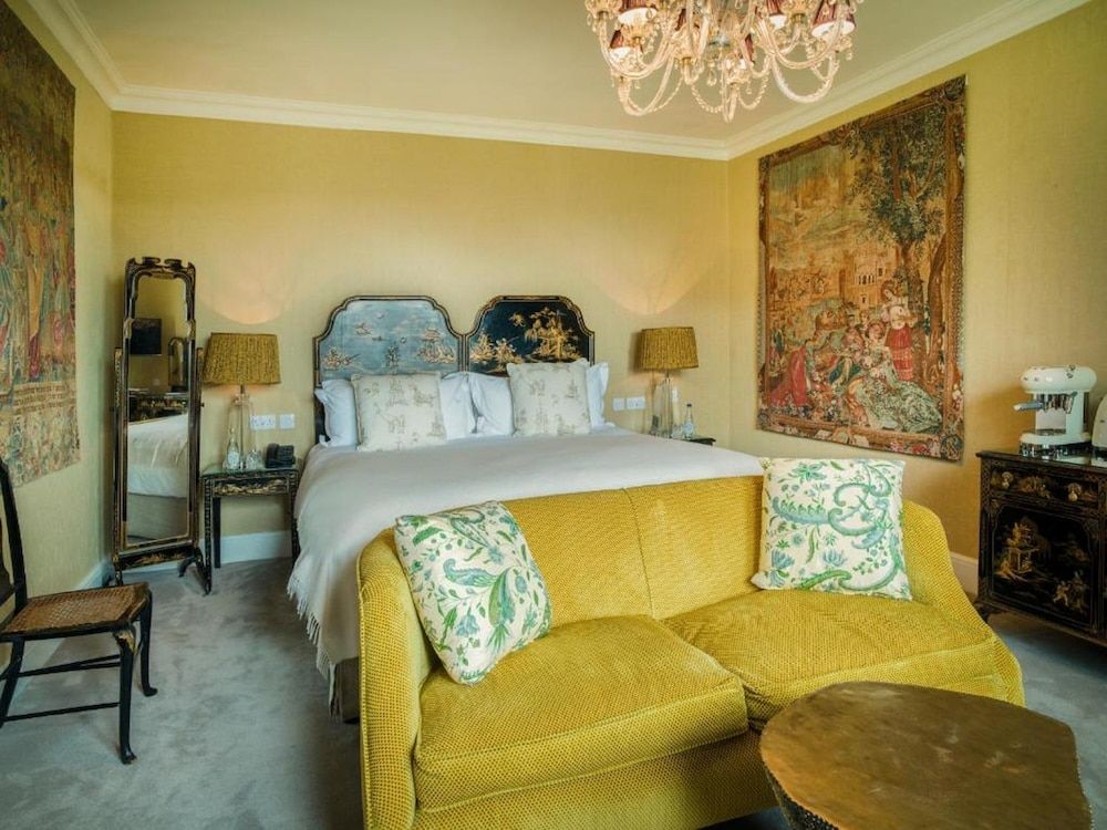 Homewood Hotel & Spa Elegant Room 4