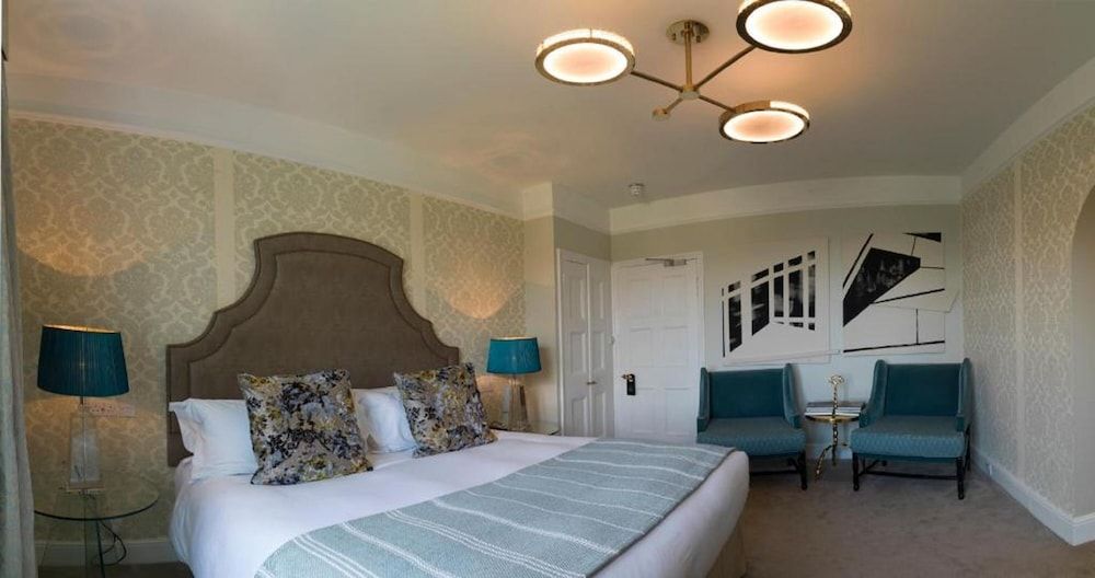 Homewood Hotel & Spa Elegant Room 3