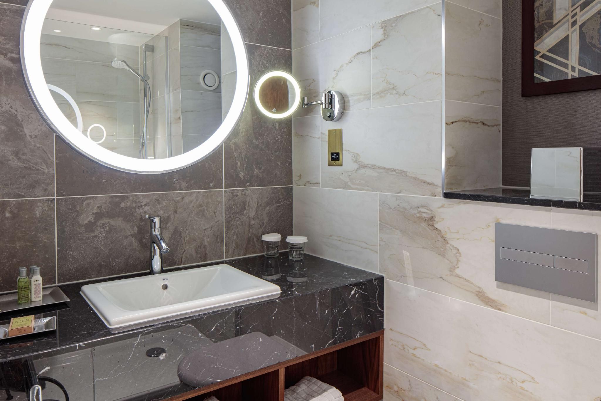 undefined Hilton Belfast 4