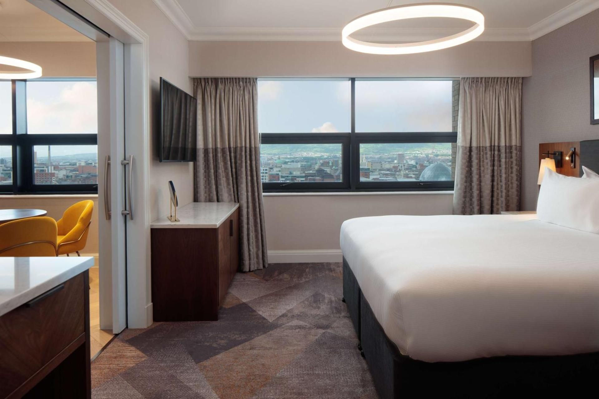 king executive suite / two unique options