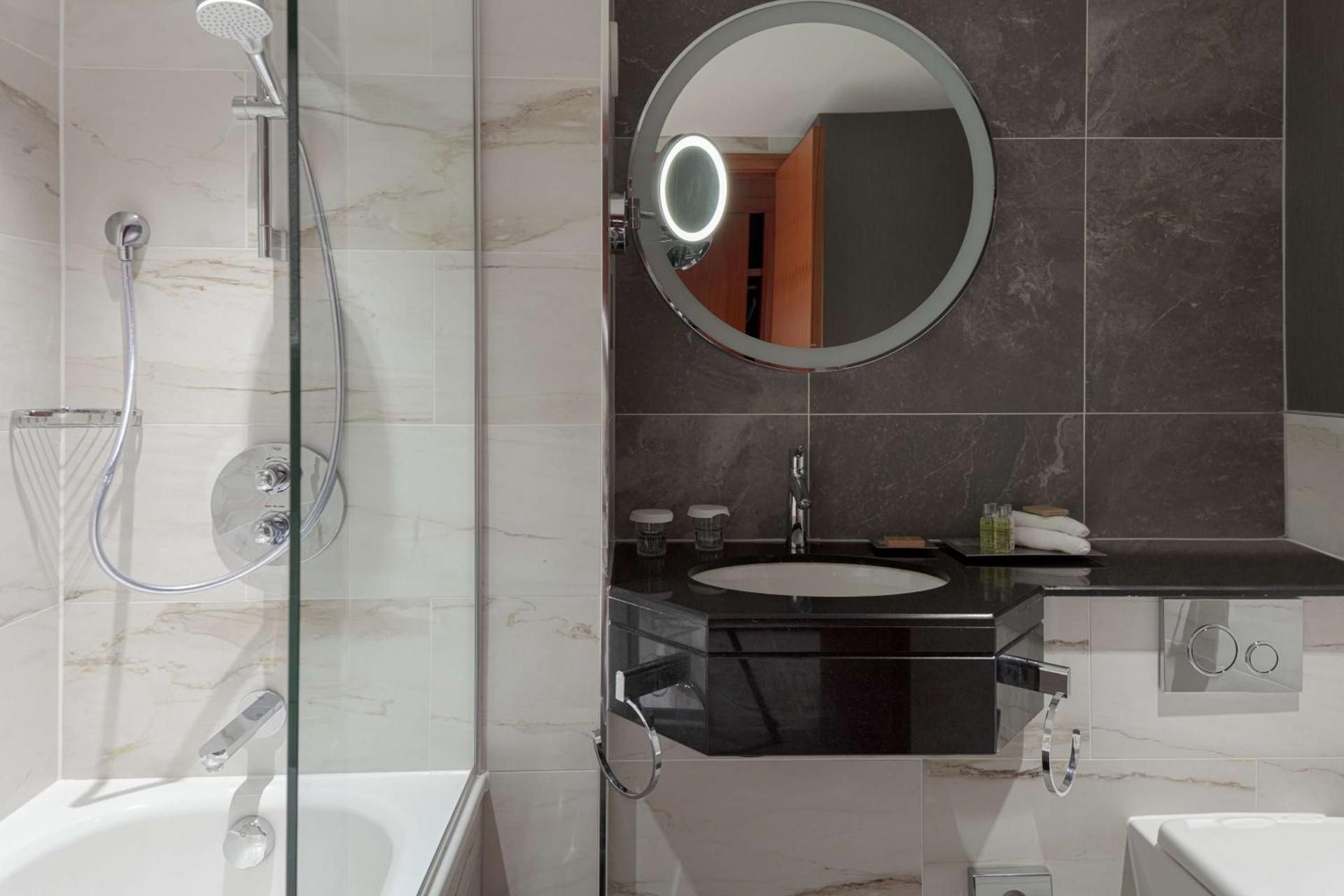 undefined Hilton Belfast 10