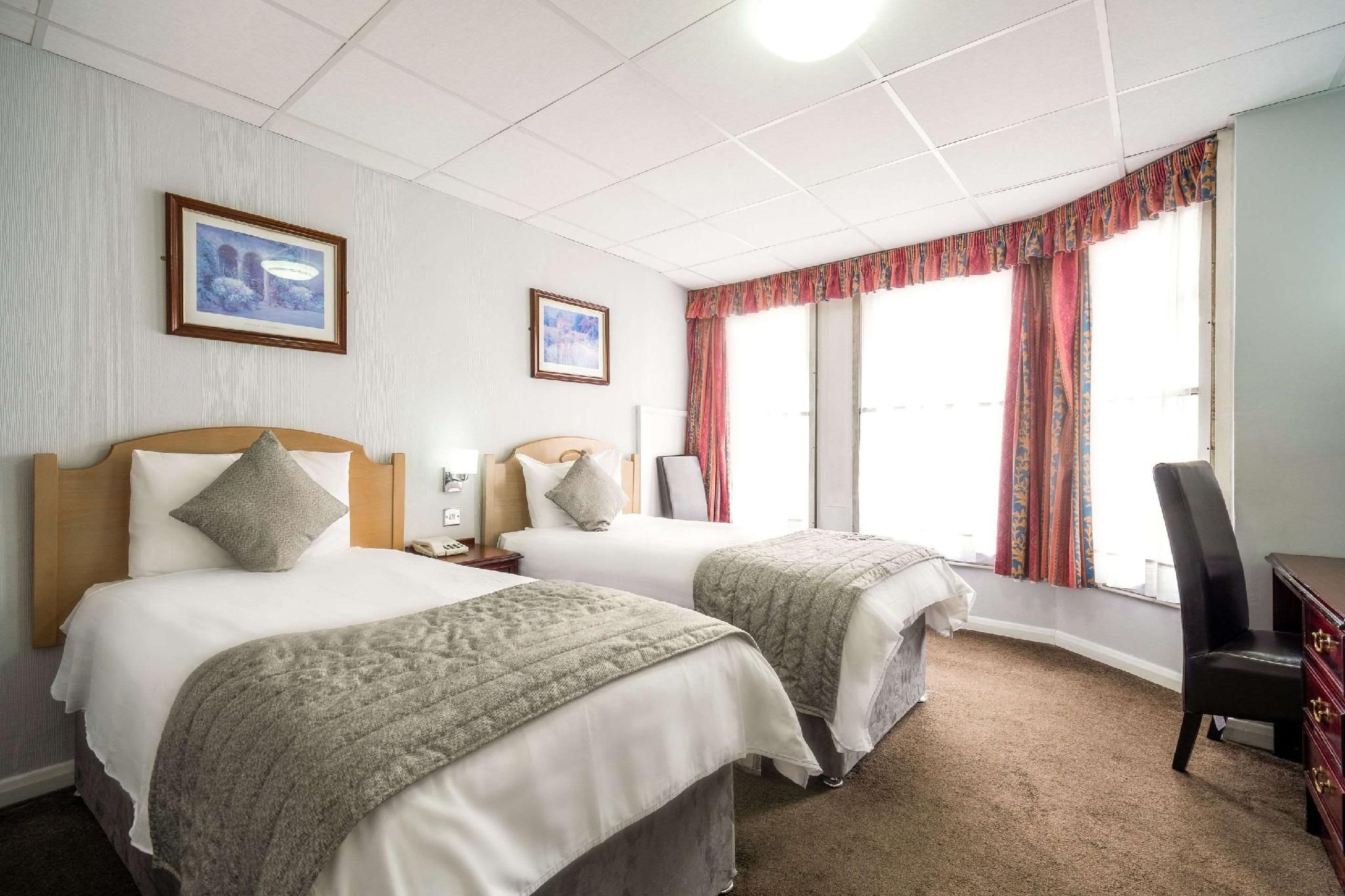 2 Single Beds, Nonsmoking, Upgrade