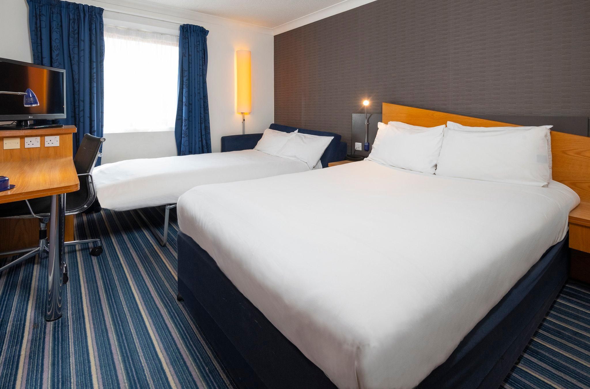 1 Double Standard Sofa Bed with Free Hot Breakfast