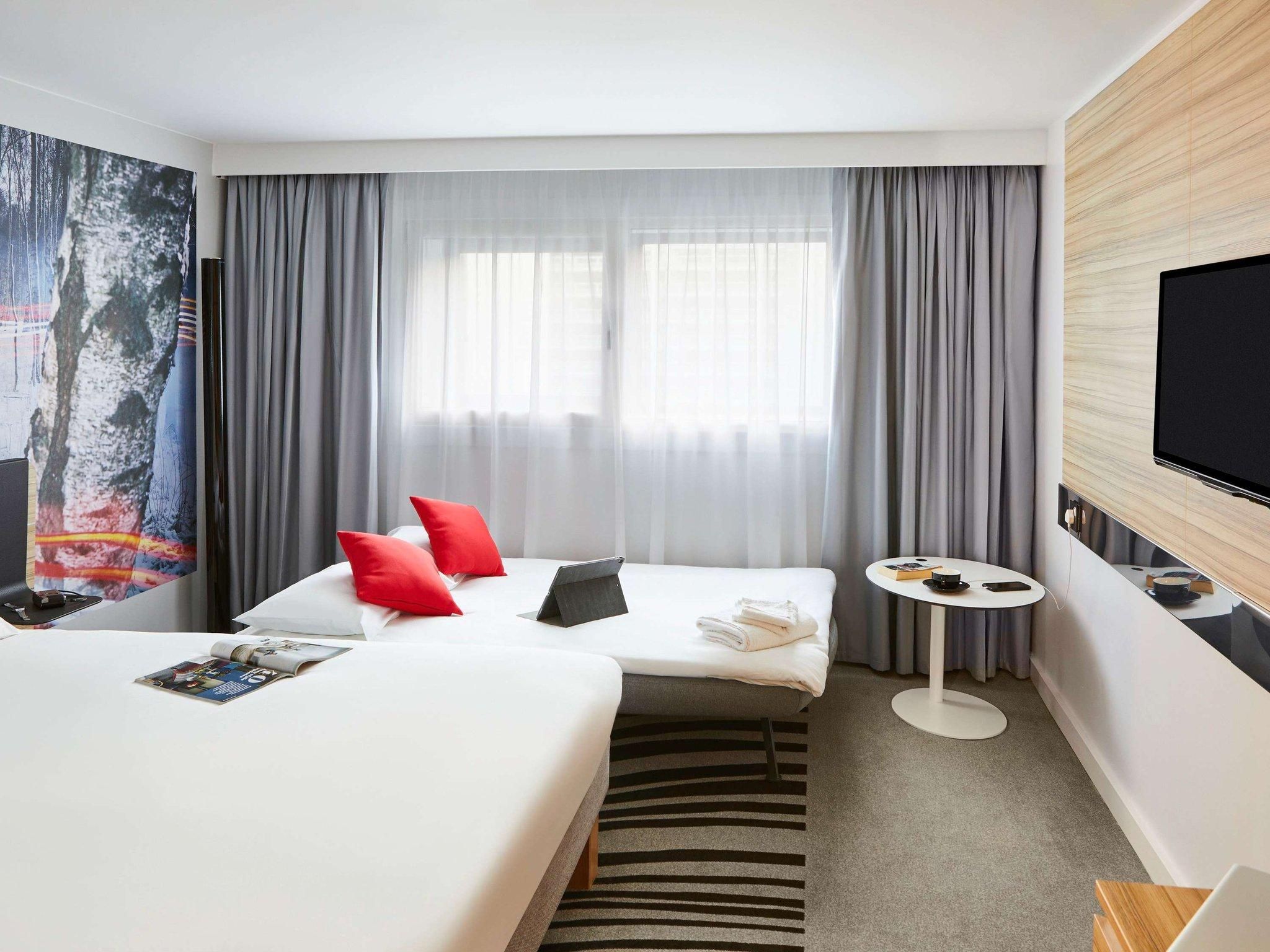 Superior Room with Queen-size bed and convertib le sofa