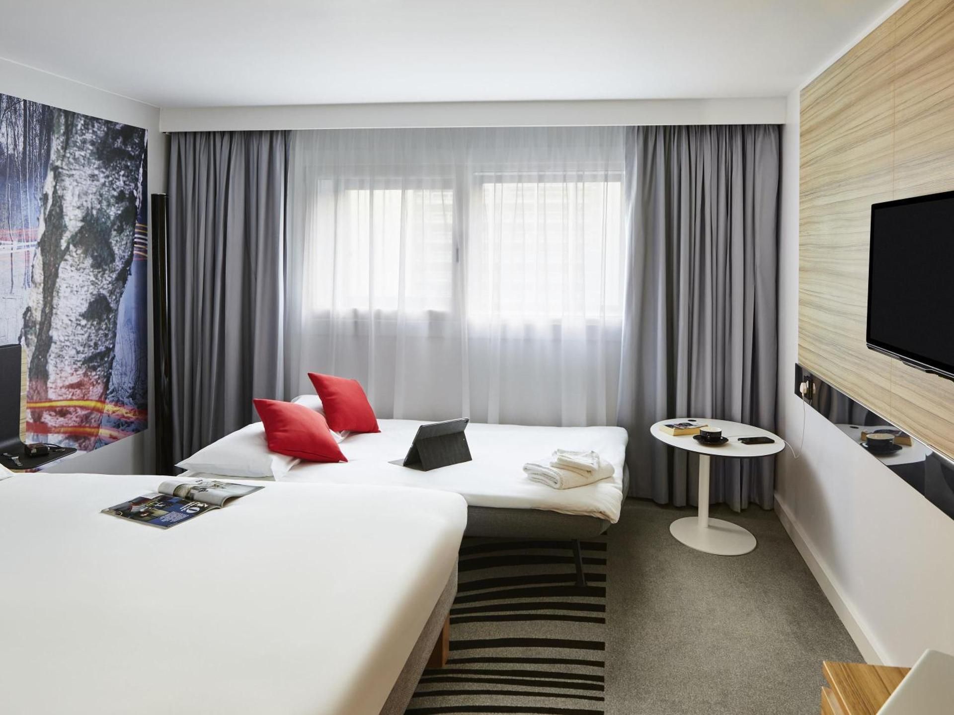 Superior Room with Queen bed + convertible sofa