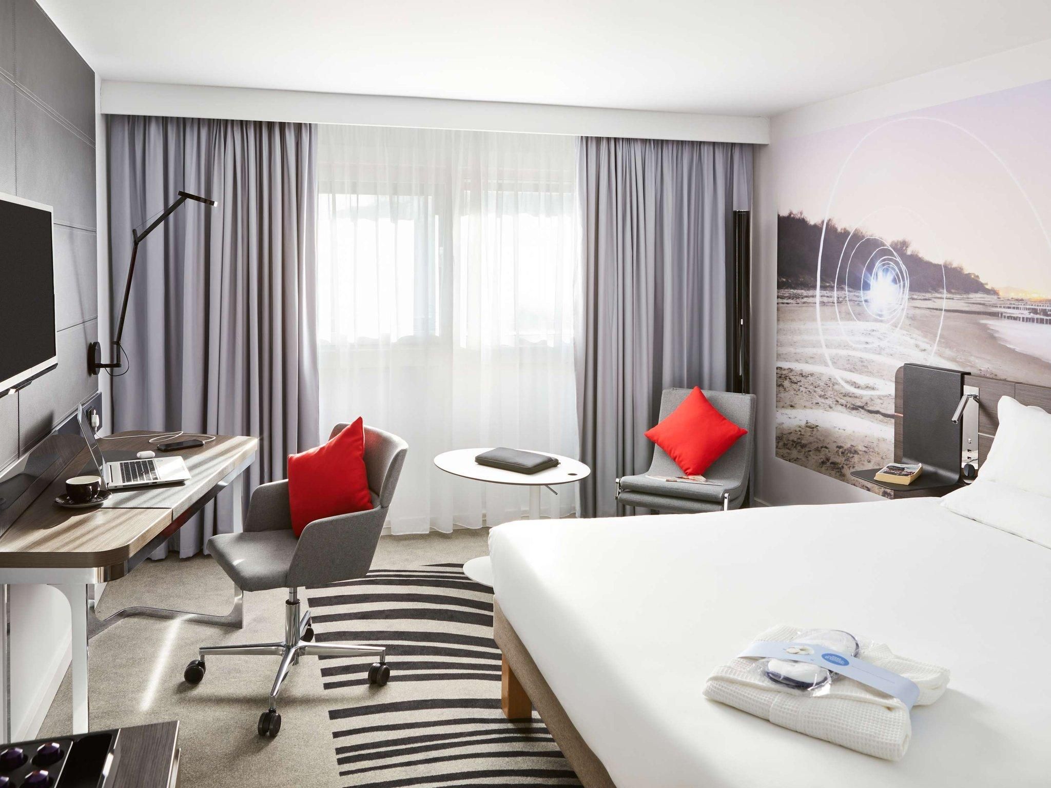 Executive Room with Queen Bed