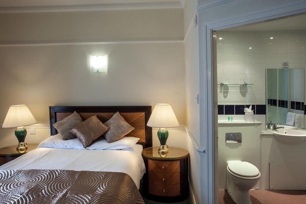 The Metropole Hotel Double Room, Sea View 3