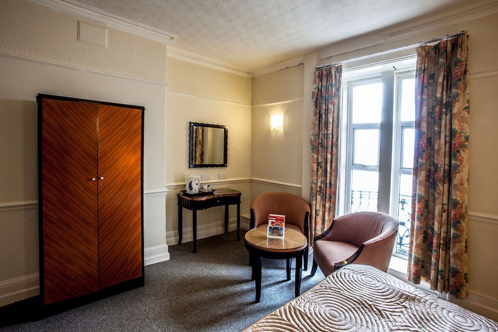 undefined The Metropole Hotel 3