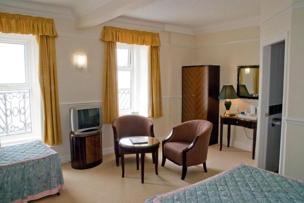 The Metropole Hotel Standard Twin Room 3