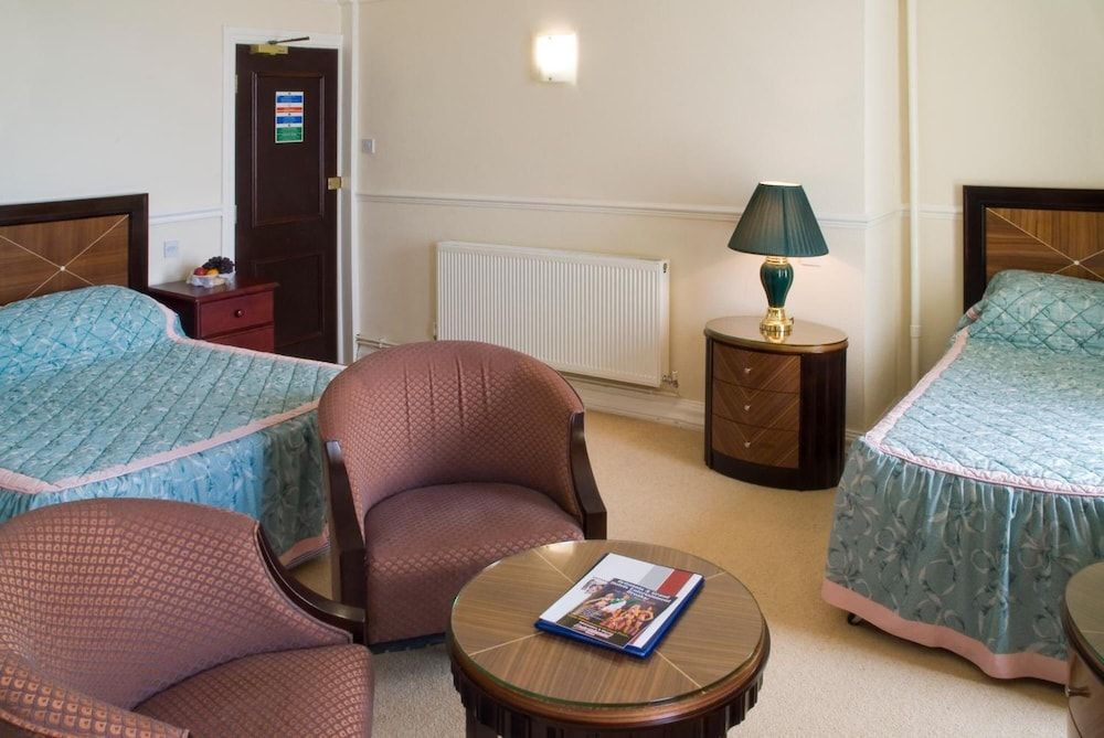 The Metropole Hotel Twin Room, Sea View 4