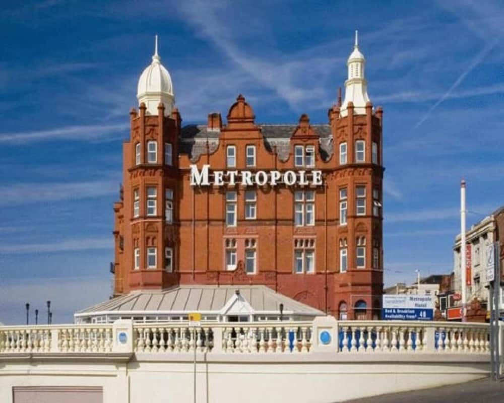 undefined The Metropole Hotel 8