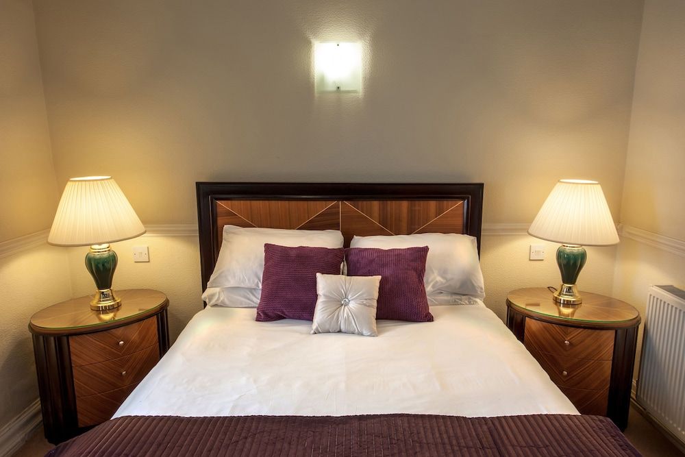 undefined The Metropole Hotel 4