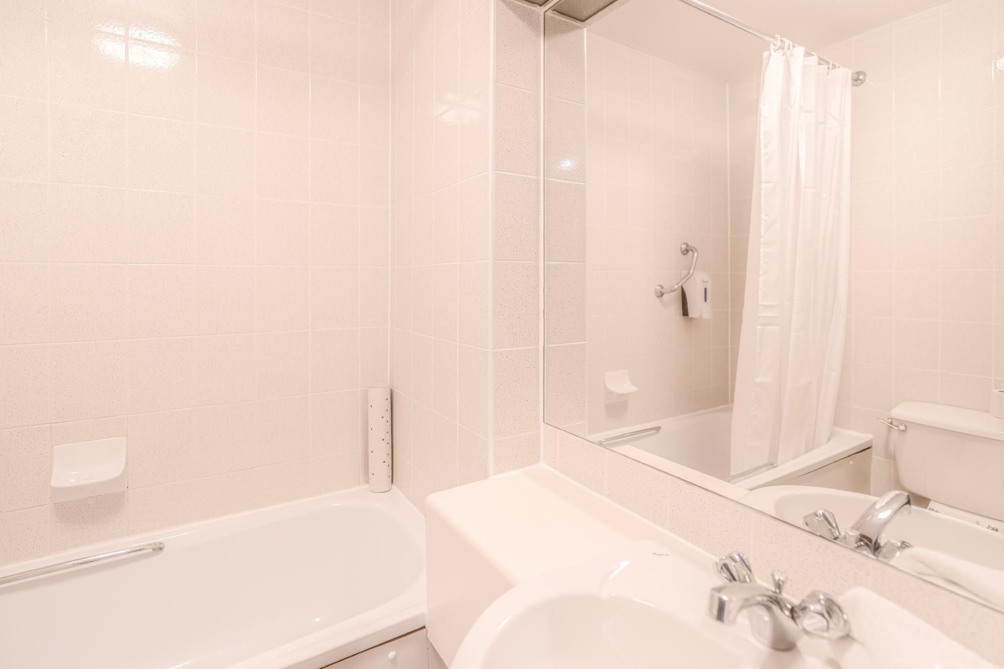 Britannia Hotel Bolton Superior Double Room 6