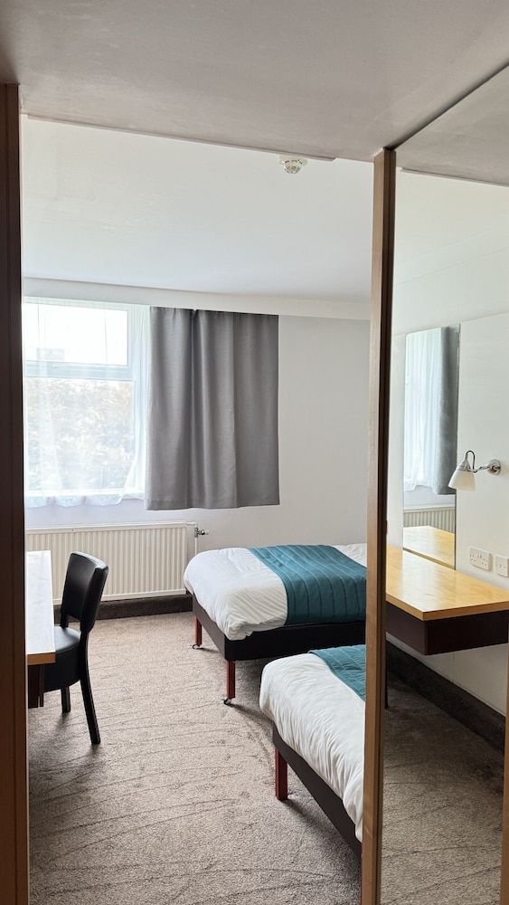 Britannia Hotel Bolton Twin Room 6