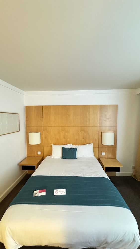 Britannia Hotel Bolton Double Room 3