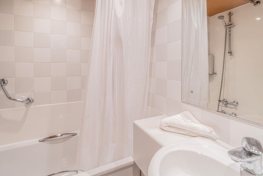 Britannia Hotel Bolton Double Room 9