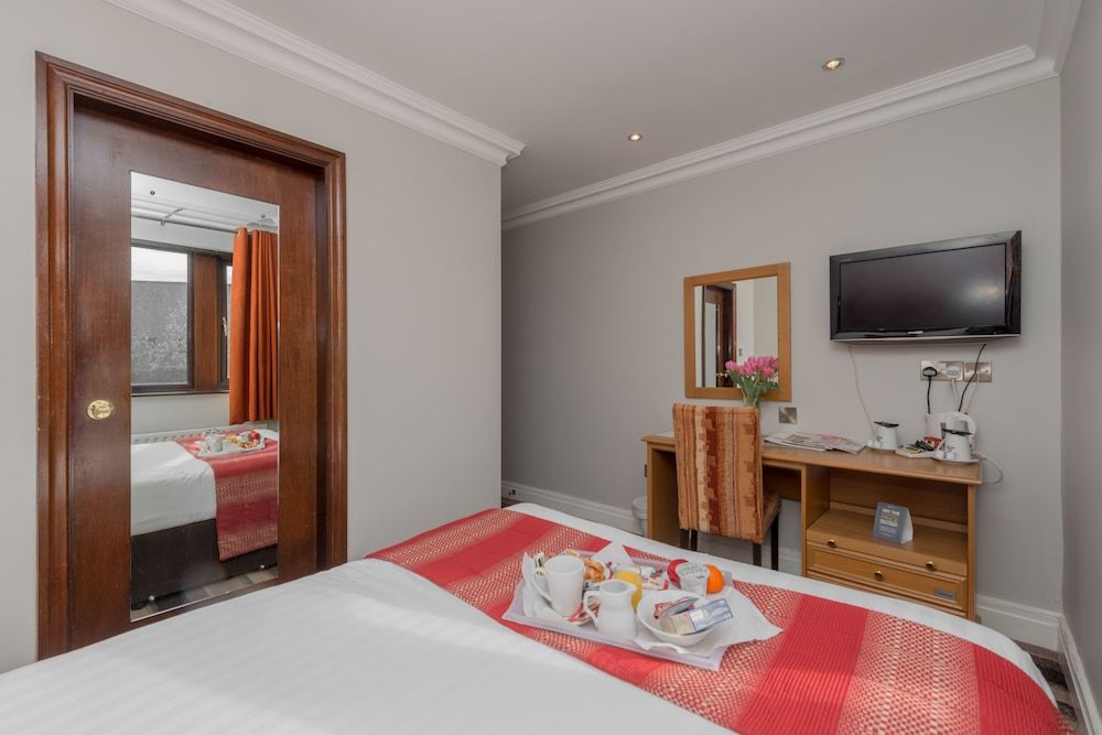 Best Western Bradford Guide Post Hotel Standard Room, 1 Double Bed, Non Smoking (Shower Only;Small Room) 3