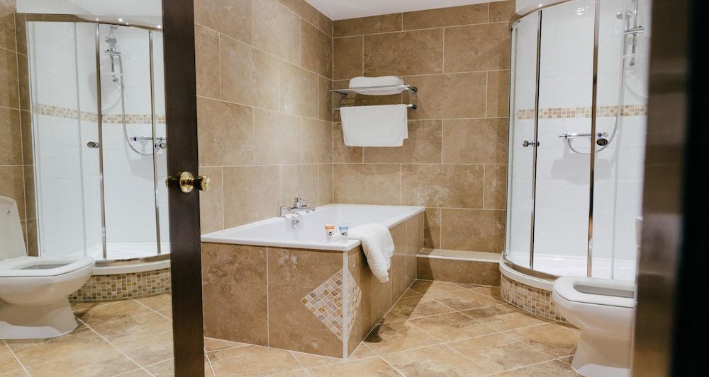 Best Western Bradford Guide Post Hotel Suite, 1 King Bed, Non Smoking (with Sofabed) 7