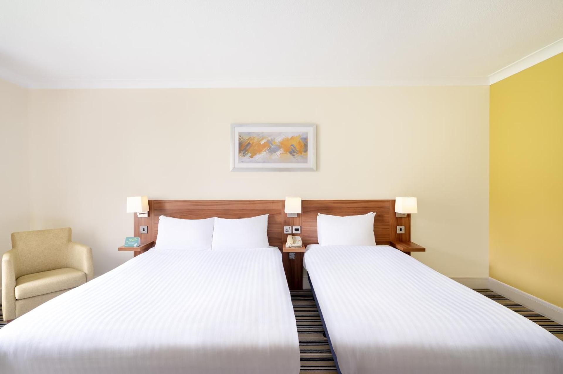 2 Single Beds Standard Accessible