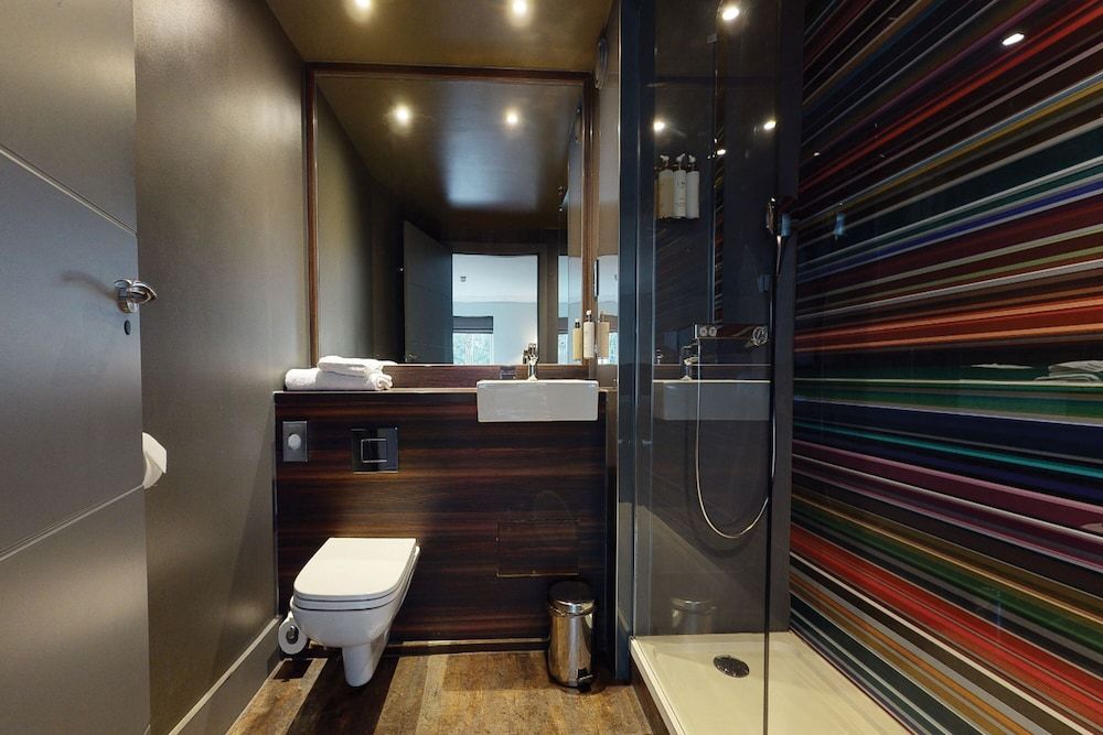 Village Hotel Manchester Bury Family Room, 2 Double Beds 2