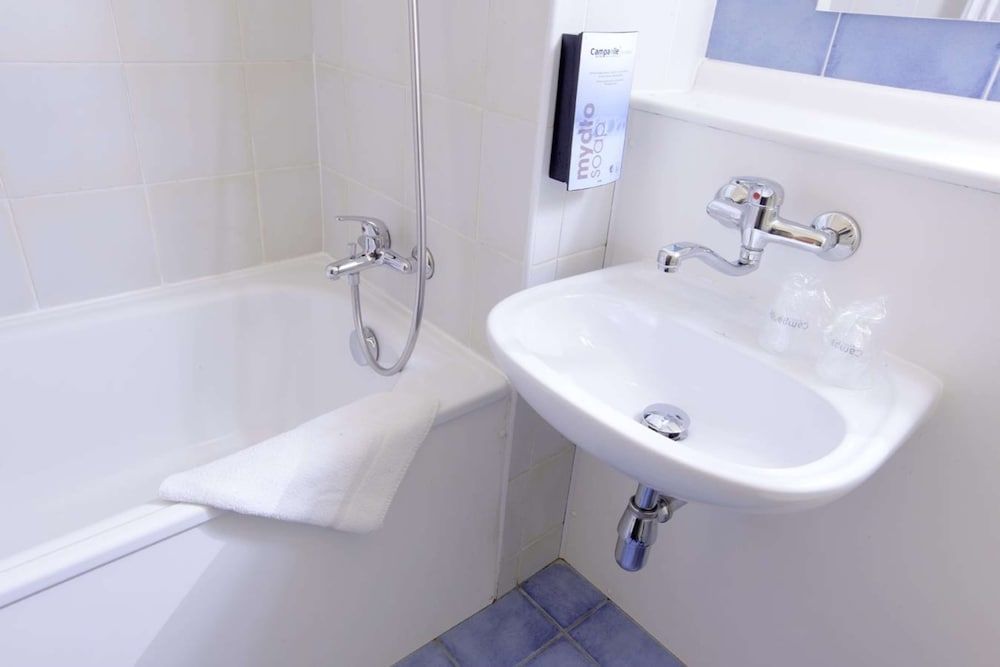 undefined Campanile Cardiff 2