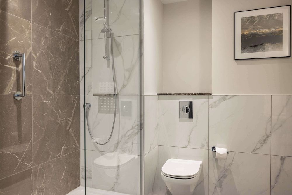 Hilton Cardiff Room, 1 King Bed 5