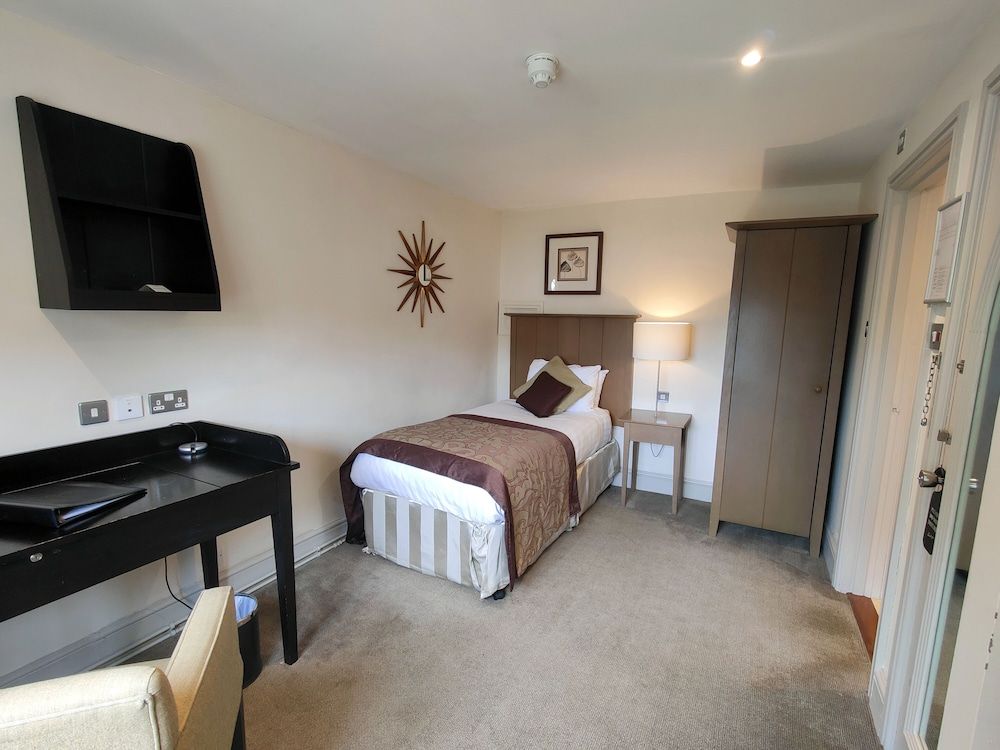 Cottage Single Room, River View