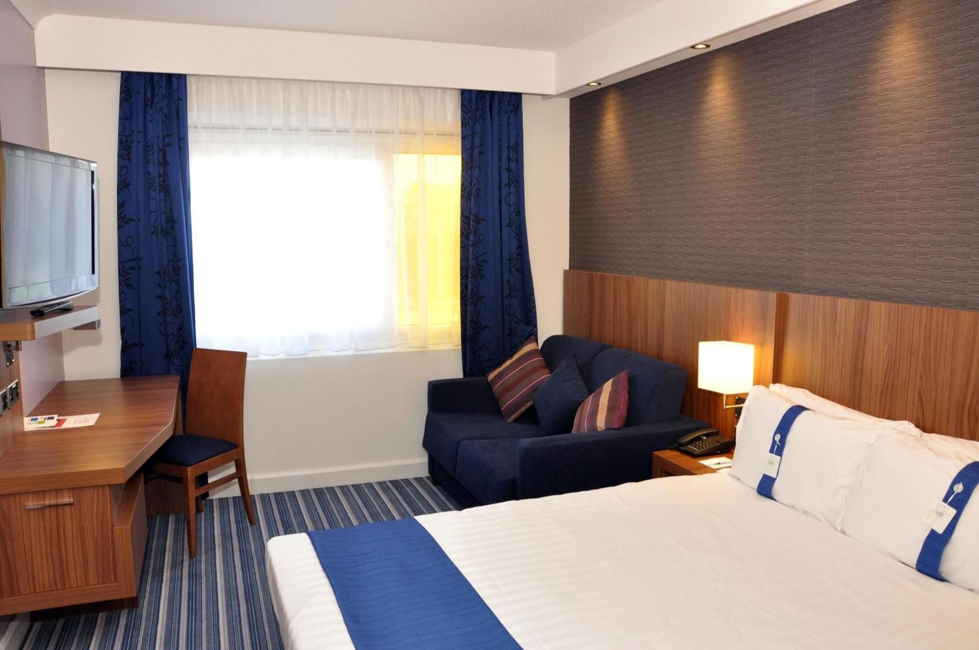 Double Room with Free Hot Breakfast - Accessible