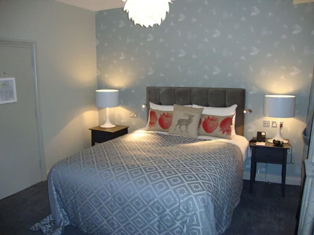Coulsdon Manor Hotel and Golf Club Executive Double Room 2