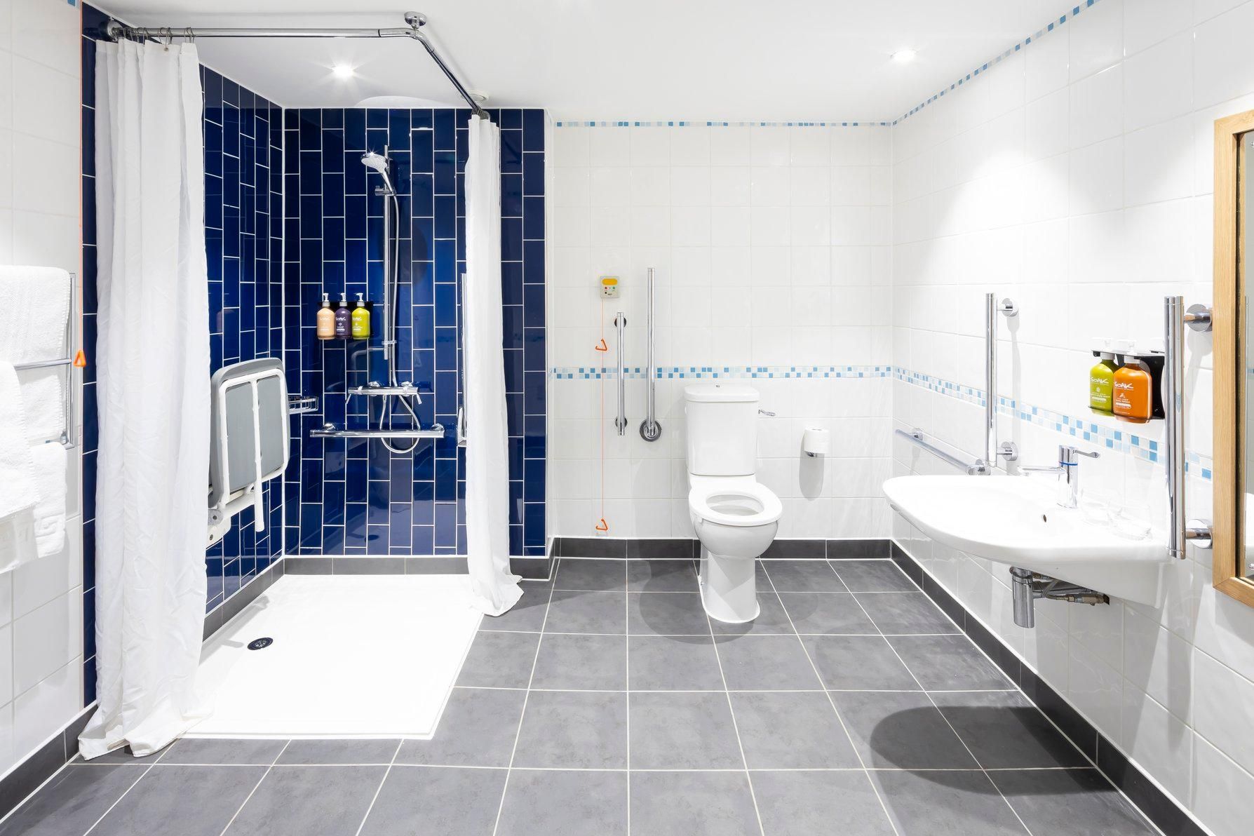 2 Single Beds Standard Accessible